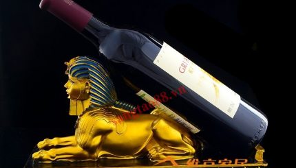 Giá đỡ chai rượu nhân sư Ai Cập