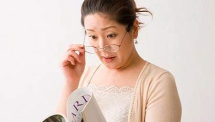 cách chọn mua kính mắt cho người già