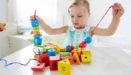 đồ chơi cho trẻ tự kỉ